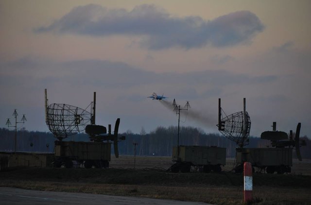 Вищий пілотаж: в мережі показали фото маневрів українських льотчиків